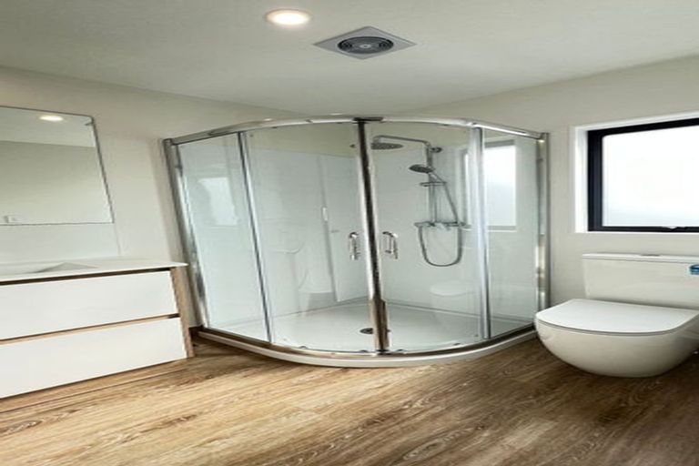 Photo of property in 4c Medina Place, Half Moon Bay, Auckland, 2012