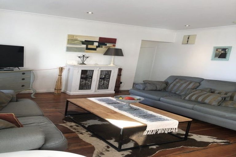 Photo of property in 429 High Street South, Carterton, 5713