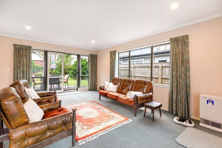 Photo of property in 11 Sutherland Crescent, Westbrook, Palmerston North, 4412