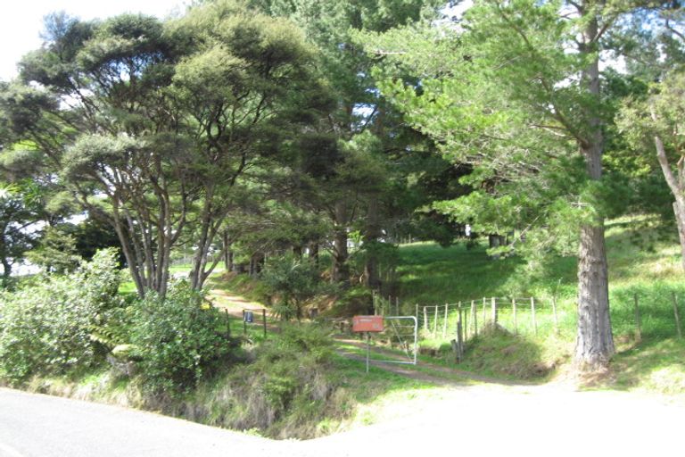 Photo of property in 104 Bethells Road, Waitakere, Henderson, 0781