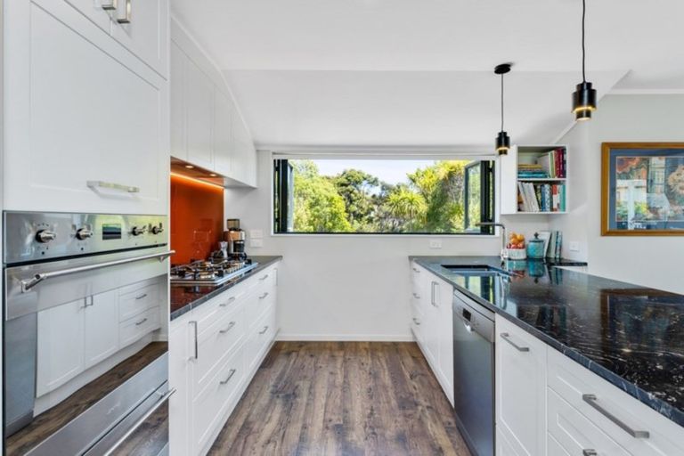 Photo of property in 18 The Close, Greenhithe, Auckland, 0632