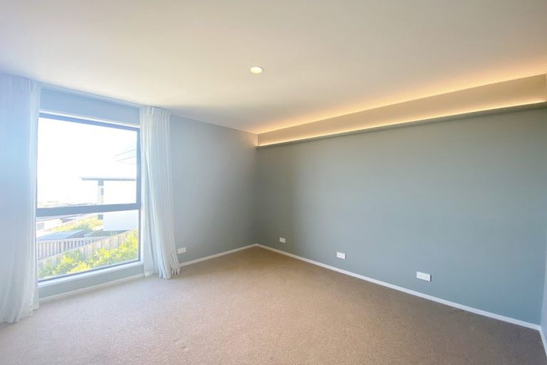 Photo of property in 15 Parkridge Place, Mount Pleasant, Christchurch, 8081