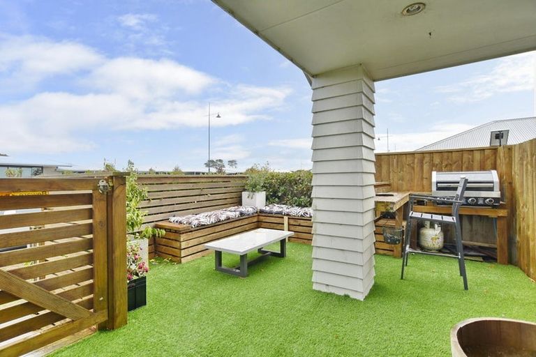 Photo of property in 26 Solander Road, Pegasus, 7612