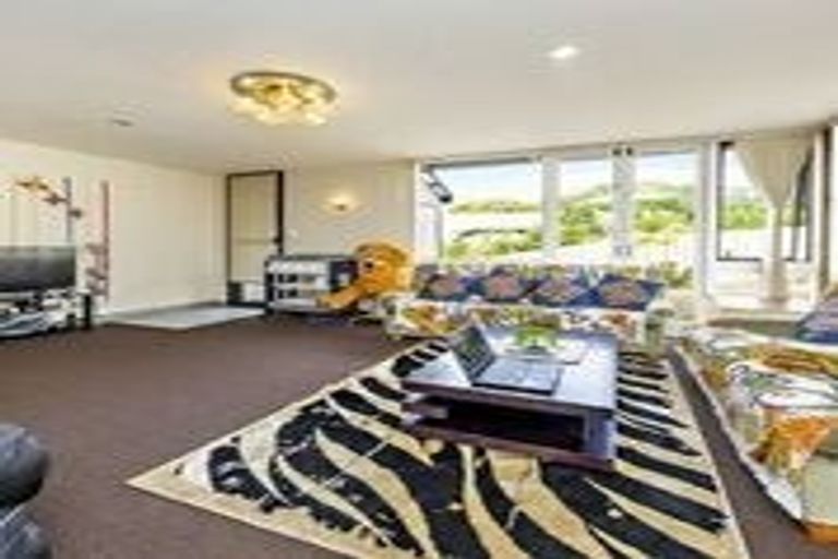 Photo of property in 2/14 Kenderdine Road, Papatoetoe, Auckland, 2025