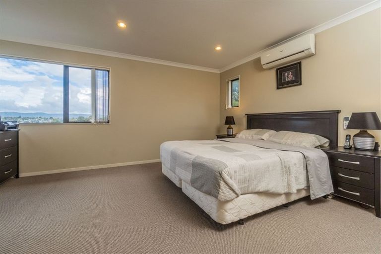 Photo of property in 5 Bangla Place, Massey, Auckland, 0614