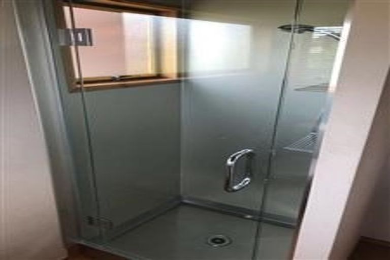 Photo of property in 9 Marina View Drive, West Harbour, Auckland, 0618