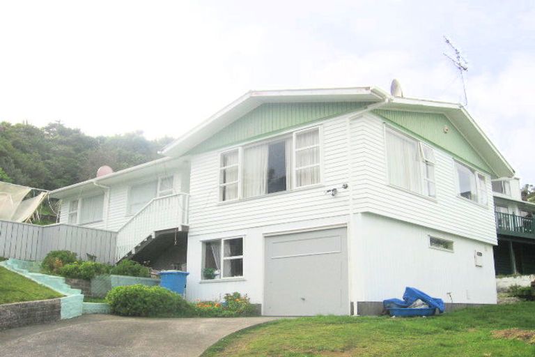 Photo of property in 6 Aspen Grove, Maungaraki, Lower Hutt, 5010