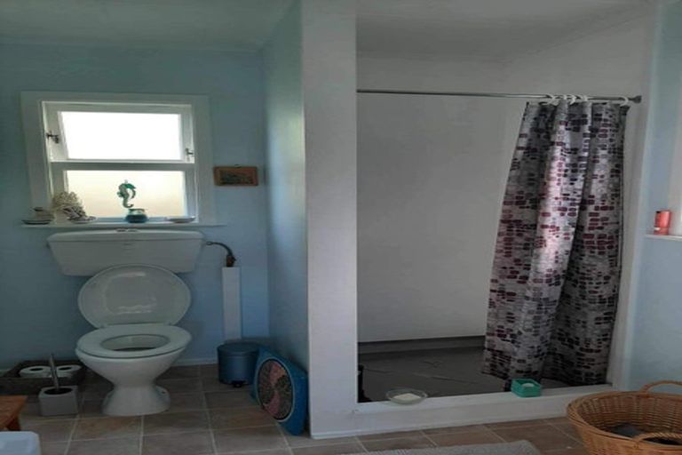 Photo of property in 97 Akaroa Drive, Maupuia, Wellington, 6022