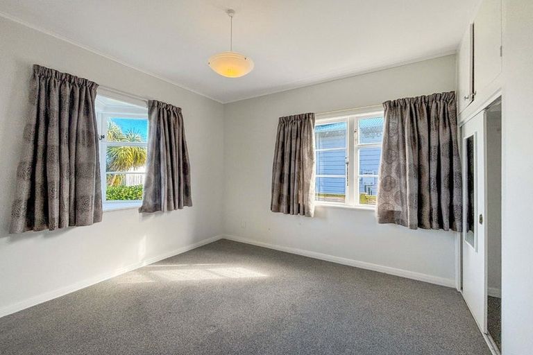 Photo of property in 31 Happy Valley Road, Owhiro Bay, Wellington, 6023
