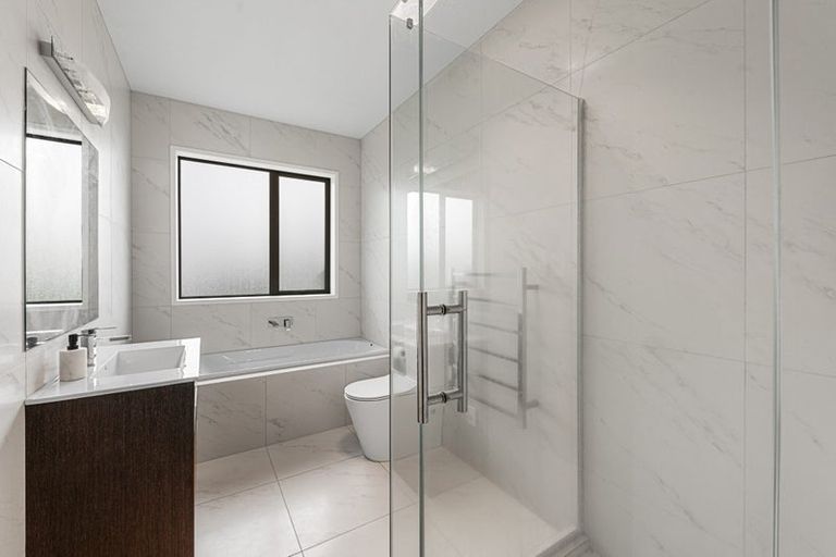 Photo of property in 587 Great South Road, Rosehill, Papakura, 2113