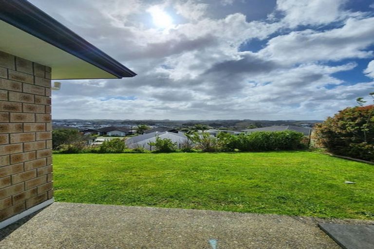 Photo of property in 18 Skipjack Pass, Silverdale, 0932