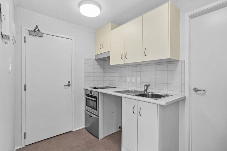 Photo of property in 12c/30 Westward Ho, Glen Eden, Auckland, 0602