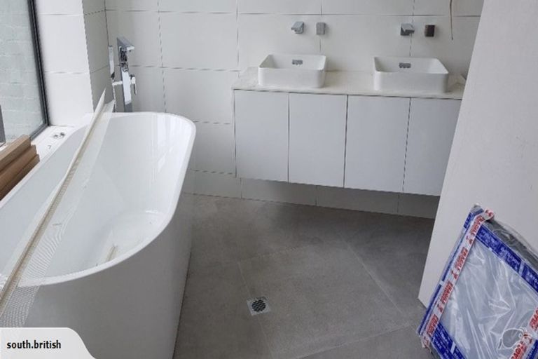 Photo of property in Cintra Apartments, 17h/3 Whitaker Place, Grafton, Auckland, 1010