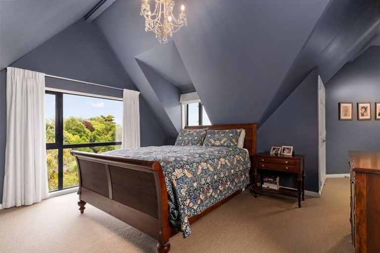 Photo of property in 34 Takahe Drive, Cashmere, Christchurch, 8022