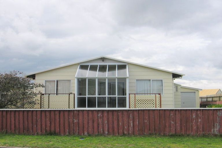 Photo of property in 13 Harrod Avenue, Foxton Beach, Foxton, 4815