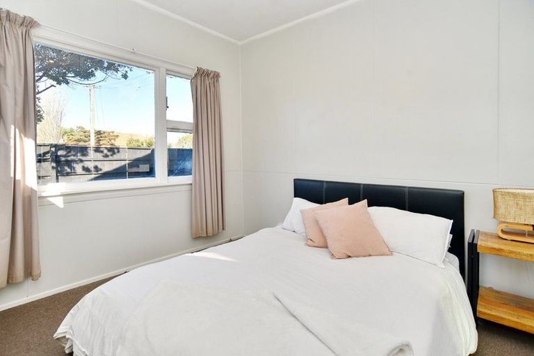 Photo of property in 16 Falcon Street, New Brighton, Christchurch, 8061