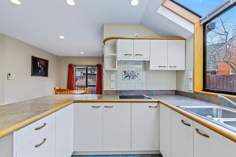 Photo of property in 2/120 Memorial Avenue, Burnside, Christchurch, 8053