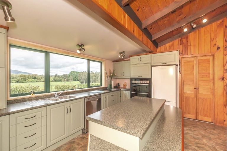 Photo of property in 382 Kimberley Road, Levin, 5571