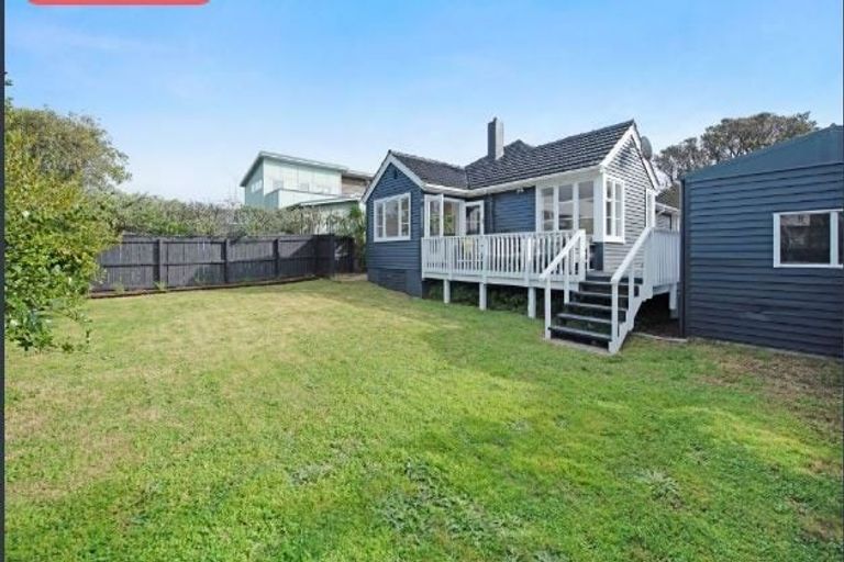 Photo of property in 11 Hector Street, Seatoun, Wellington, 6022