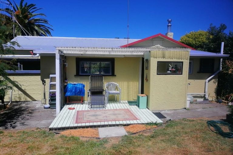Photo of property in 13 Beach Street, Tangimoana, 4822