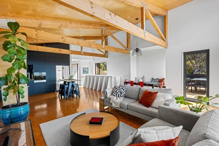 Photo of property in 23 Log Race Road, Piha, New Lynn, 0772