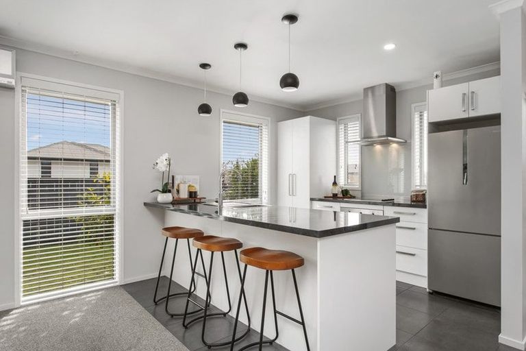 Photo of property in 33 Bradwell Crescent, Halswell, Christchurch, 8025