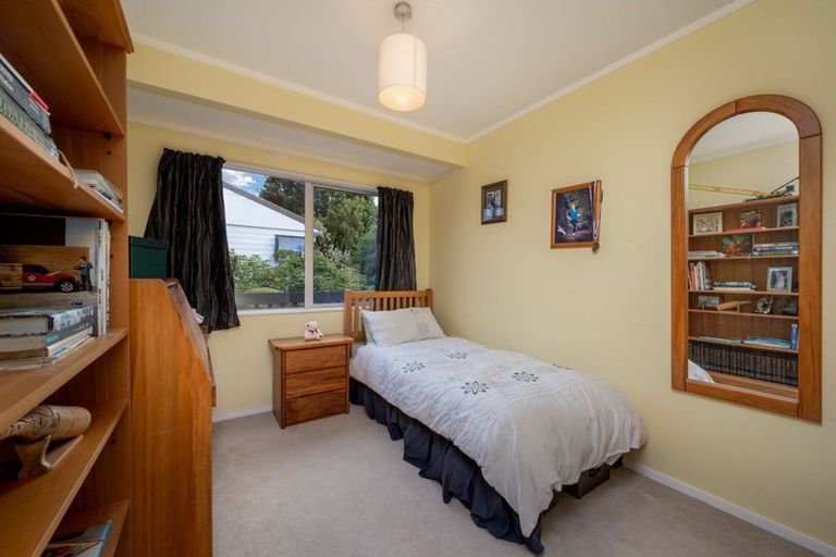 Photo of property in 2/114 Bradbury Road, Botany Downs, Auckland, 2010