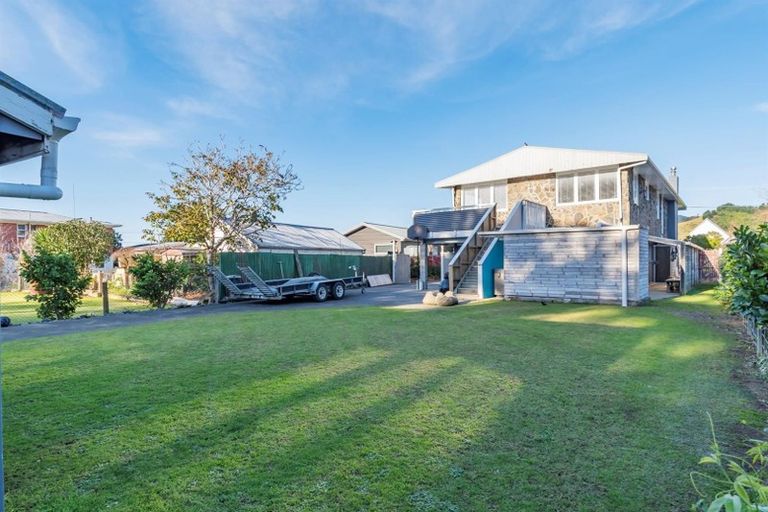 Photo of property in 3 Turei Road, Kawakawa Bay, Papakura, 2585