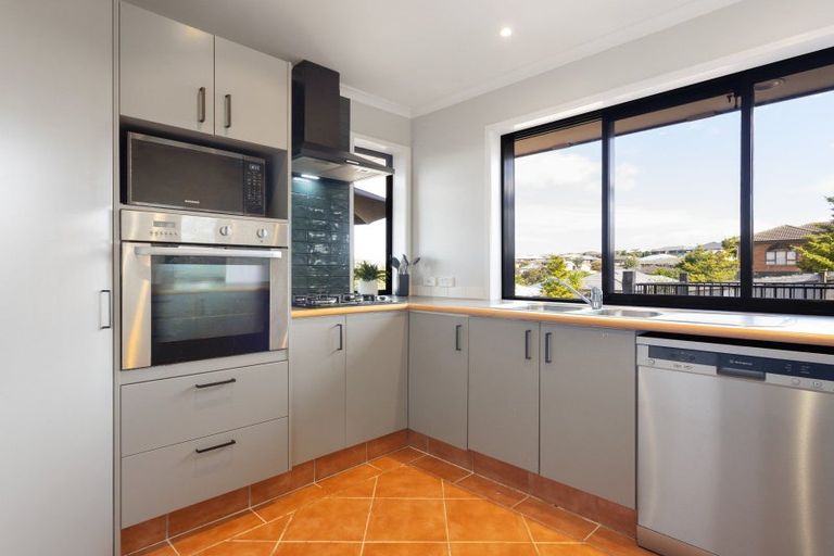 Photo of property in 1 Farnborough Drive, Nawton, Hamilton, 3200
