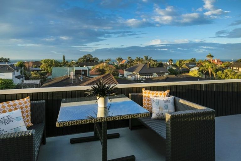 Photo of property in 1/2 Ocean View Road, Milford, Auckland, 0620