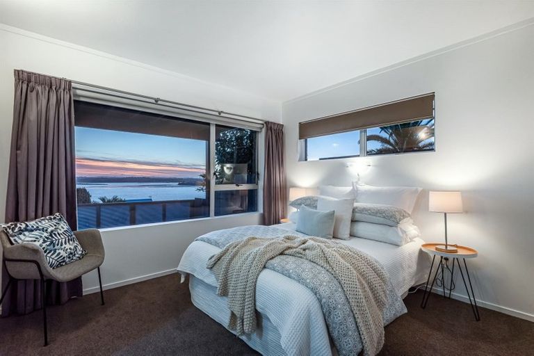 Photo of property in 17 Brigantine Drive, Beach Haven, Auckland, 0626