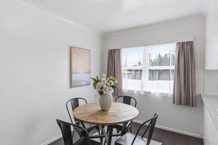Photo of property in 3 Selwyn Street, Levin, 5510