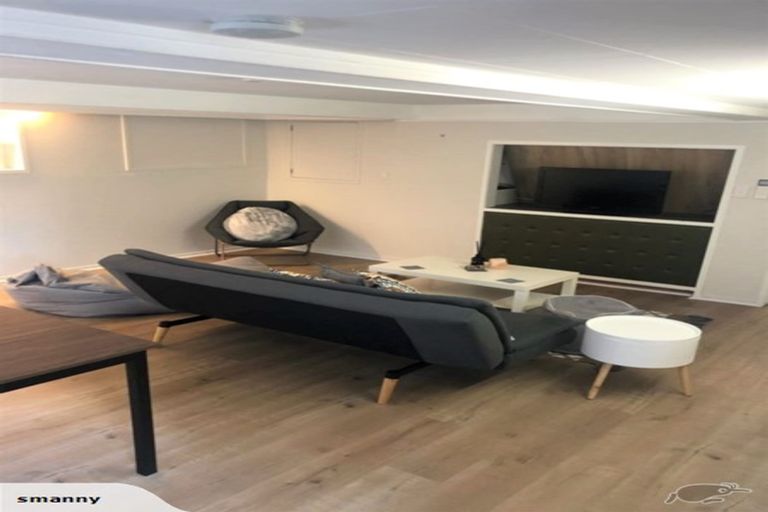 Photo of property in 10 Sylvan Crescent, Te Atatu South, Auckland, 0610