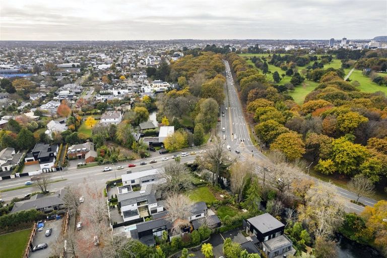 Photo of property in 7 Wood Lane, Fendalton, Christchurch, 8014