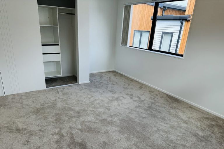 Photo of property in 23c Crystal Avenue, Glendene, Auckland, 0602