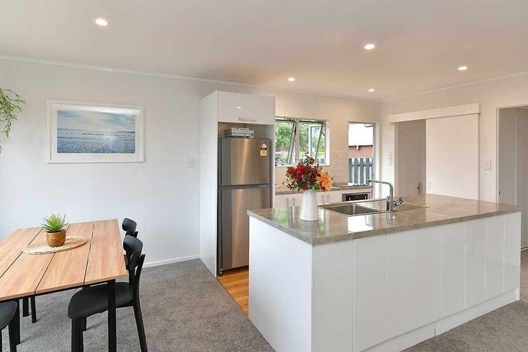 Photo of property in 22 Bay Vista Drive, Red Beach, 0932