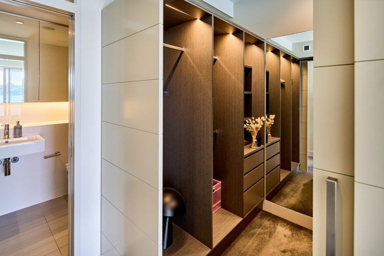 Photo of property in Clyde Quay Wharf, 2d/1 Clyde Quay Wharf, Te Aro, Wellington, 6011