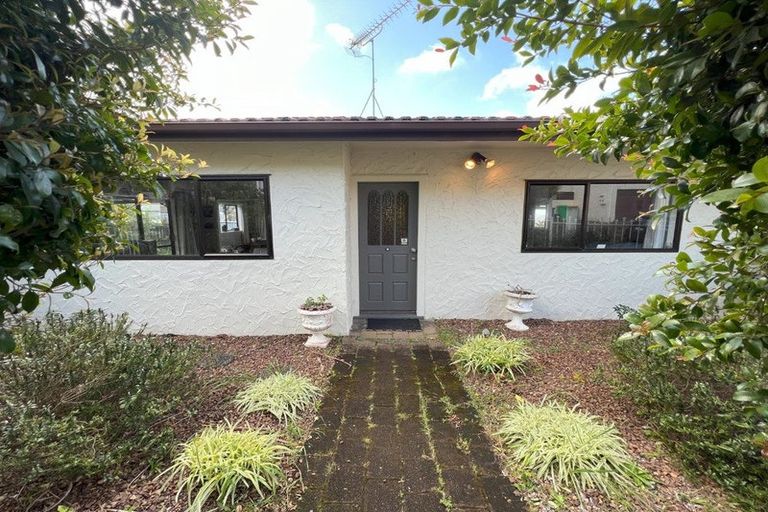 Photo of property in 1/19 Sturm Avenue, Massey, Auckland, 0614