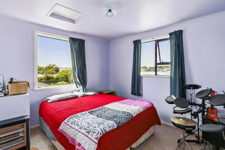 Photo of property in 30 Rua Avenue, Waitarere Beach, Levin, 5510