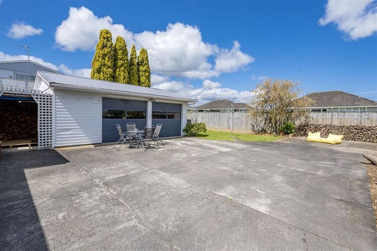 Photo of property in 34 Saint Annes Street, Levin, 5510