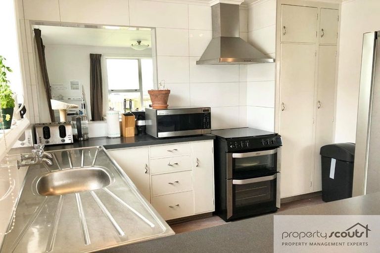 Photo of property in 33 Camellia Avenue, Bell Block, New Plymouth, 4312