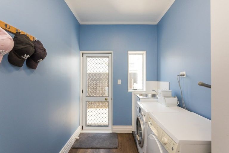 Photo of property in 6 Nicolas Lane, West End, Palmerston North, 4410