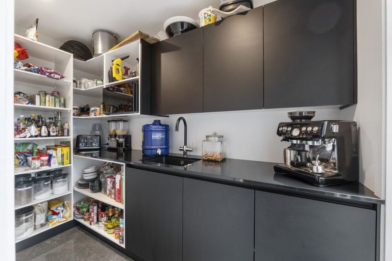 Photo of property in 9b Cross Street, Lepperton, New Plymouth, 4373