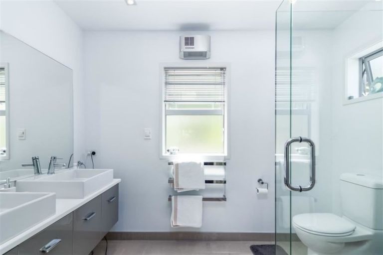 Photo of property in 47 Shalamar Drive, Cashmere, Christchurch, 8022