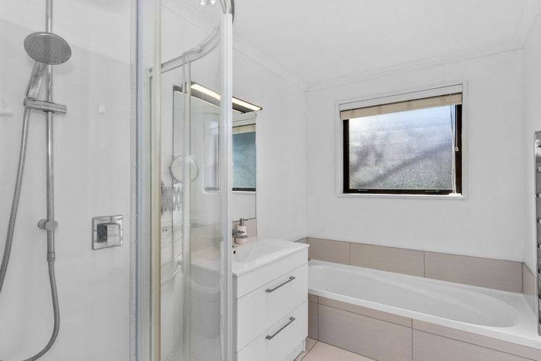 Photo of property in 27 Momorangi Crescent, Redwood, Christchurch, 8051