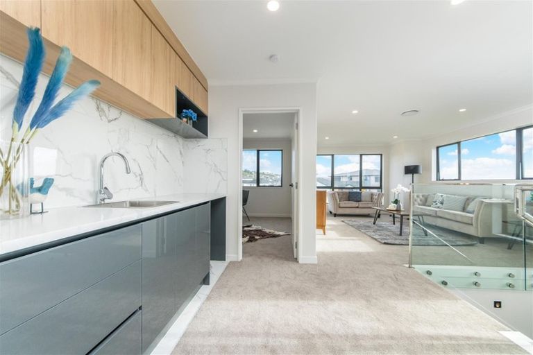 Photo of property in 45 Drumconnell Drive, Flat Bush, Auckland, 2019