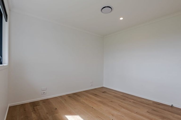 Photo of property in 42 Silicon Way, Fitzherbert, Palmerston North, 4410
