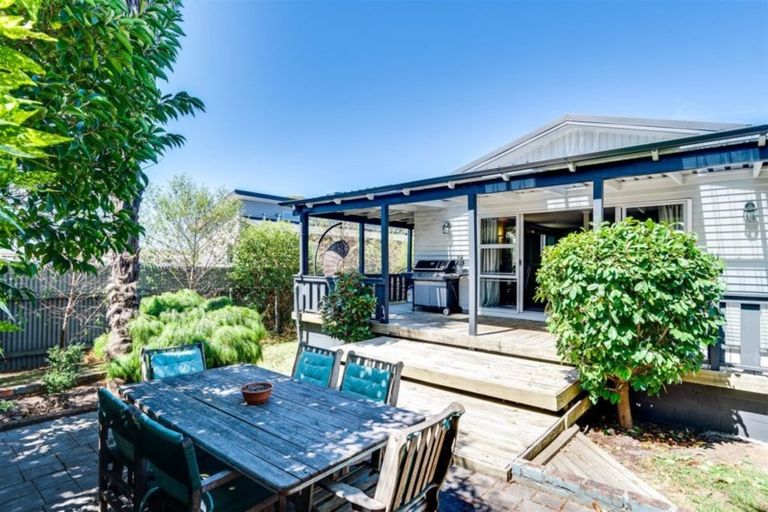 Photo of property in 715 Duke Street, Mahora, Hastings, 4120