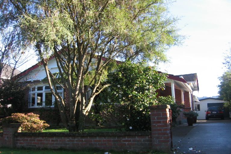Photo of property in 77 Totara Crescent, Woburn, Lower Hutt, 5011