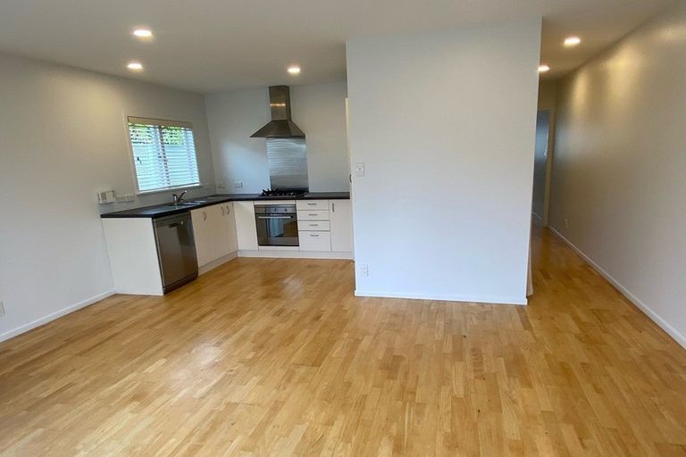 Photo of property in 18 Beresford Street, Bayswater, Auckland, 0622